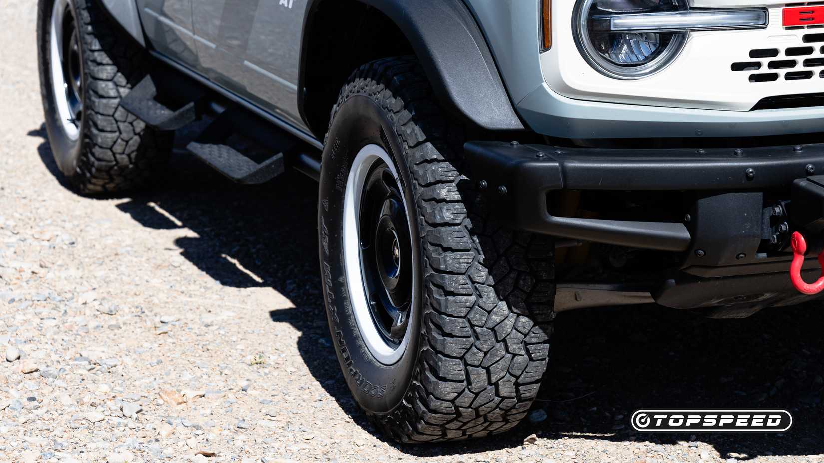 I Tested The Ford Bronco And Rivian R1S Off-Road In The Desert With ...