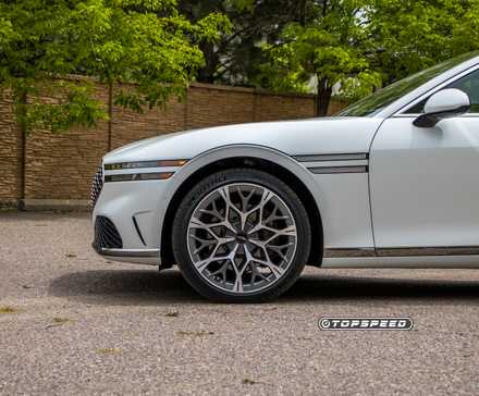 2025 Genesis G90-22