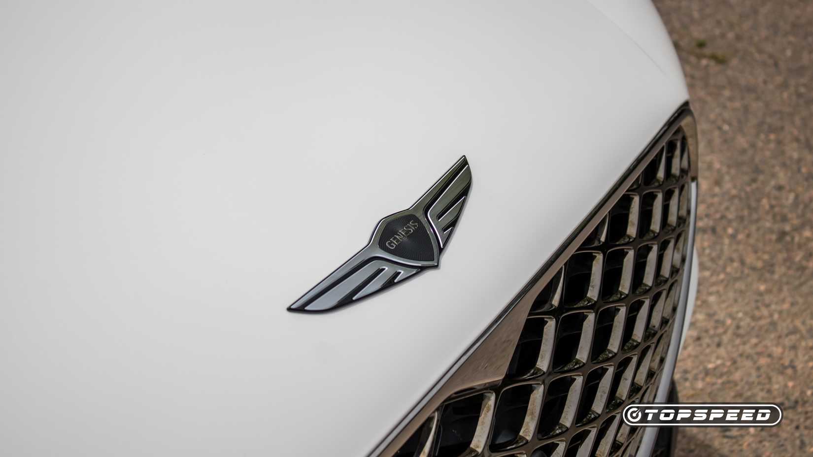 Front close-up of a 2025 Genesis G90's grille