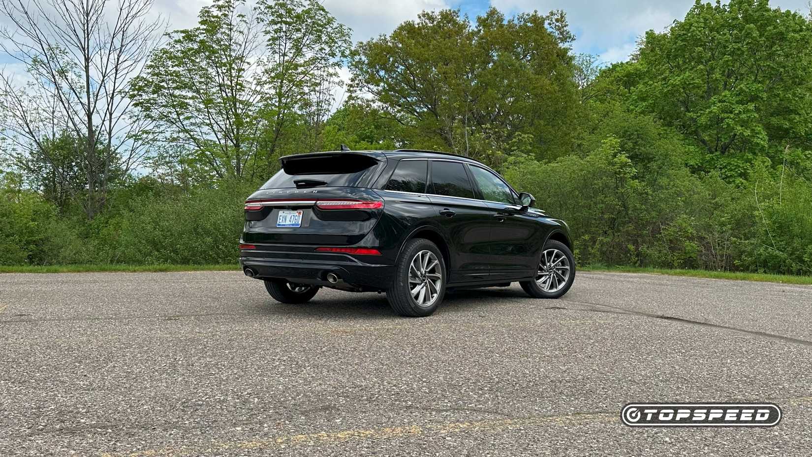 2025 Lincoln Corsair AWD Grand Touring III Rear Three-Quarter 02