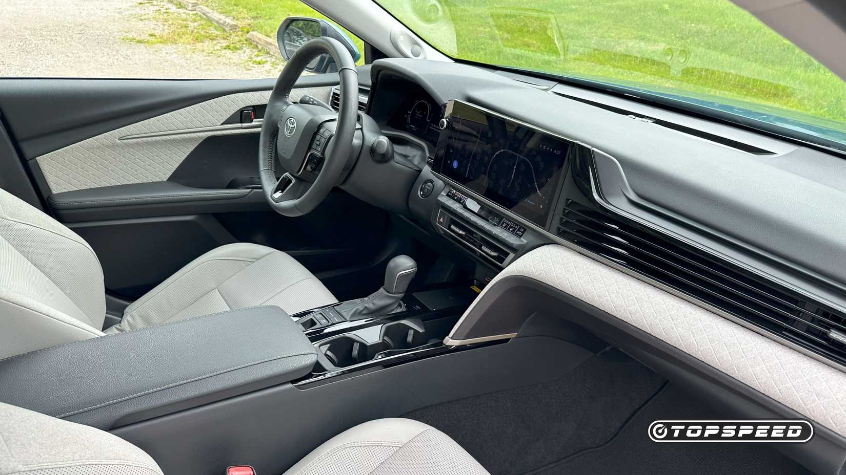 2025 Toyota Camry XLE AWD interior 04-1