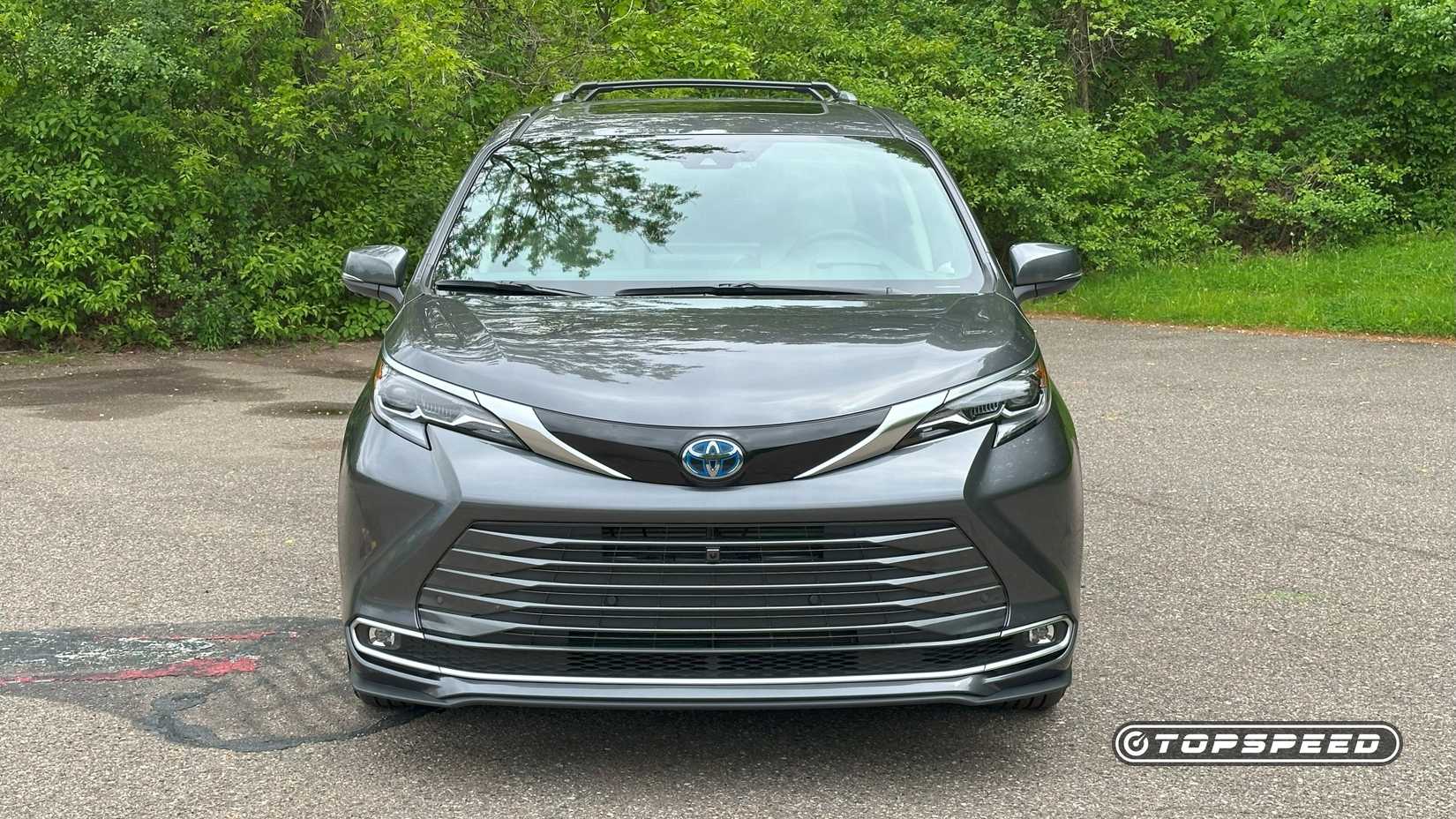 2025 Toyota Sienna Platinum com tração integral dianteira