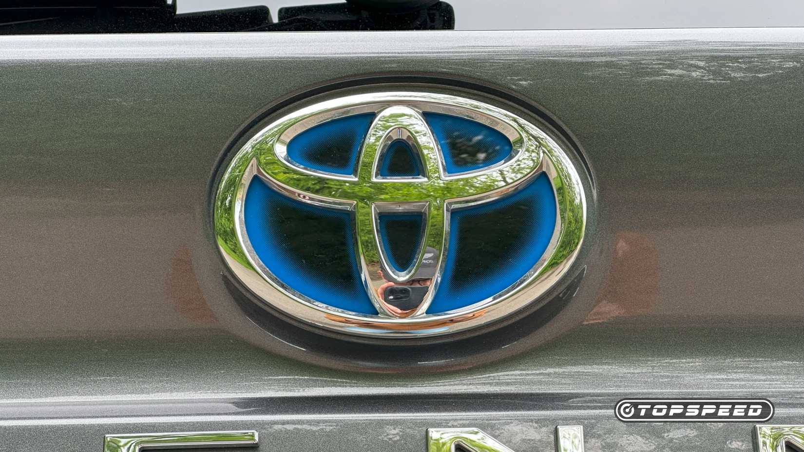 2025 Toyota Sienna Platinum All-Wheel Drive Rear Badge 02