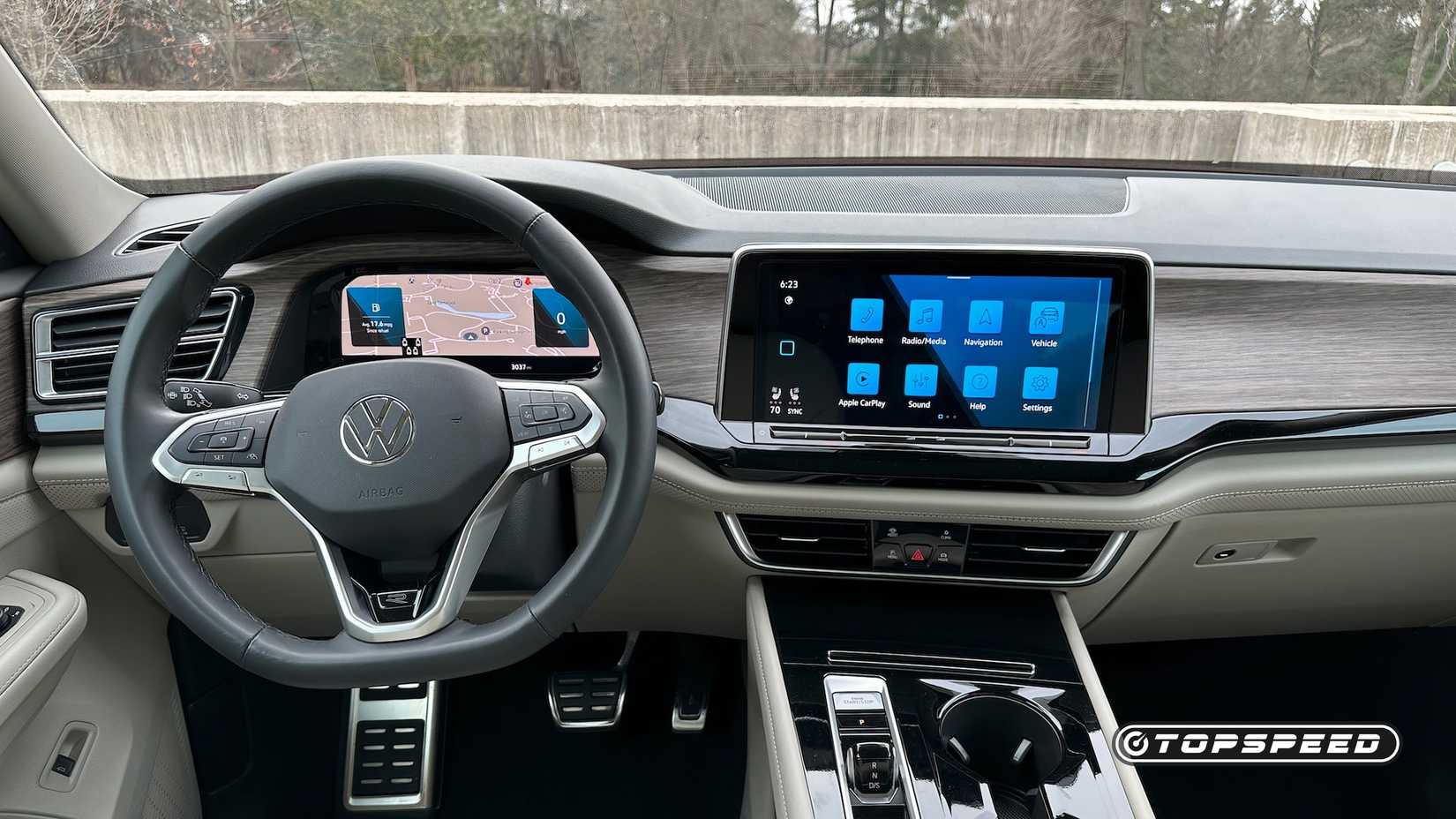 Ponto de vista do motorista do Volkswagen Atlas 2025