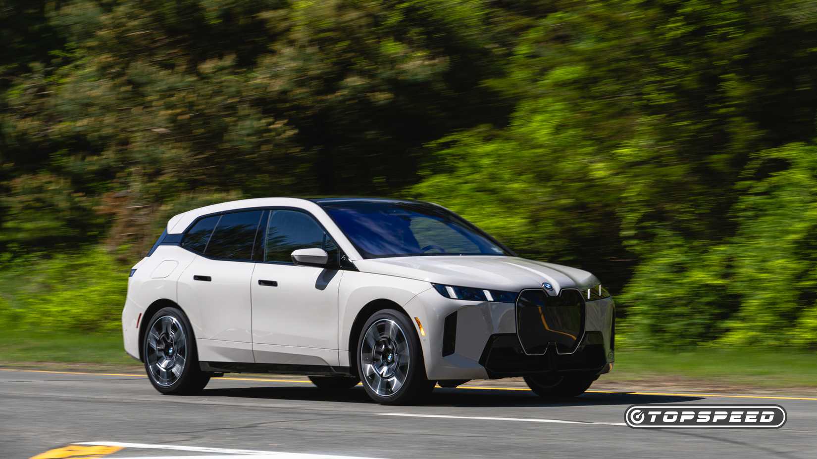 2026 BMW iX In Motion (8)