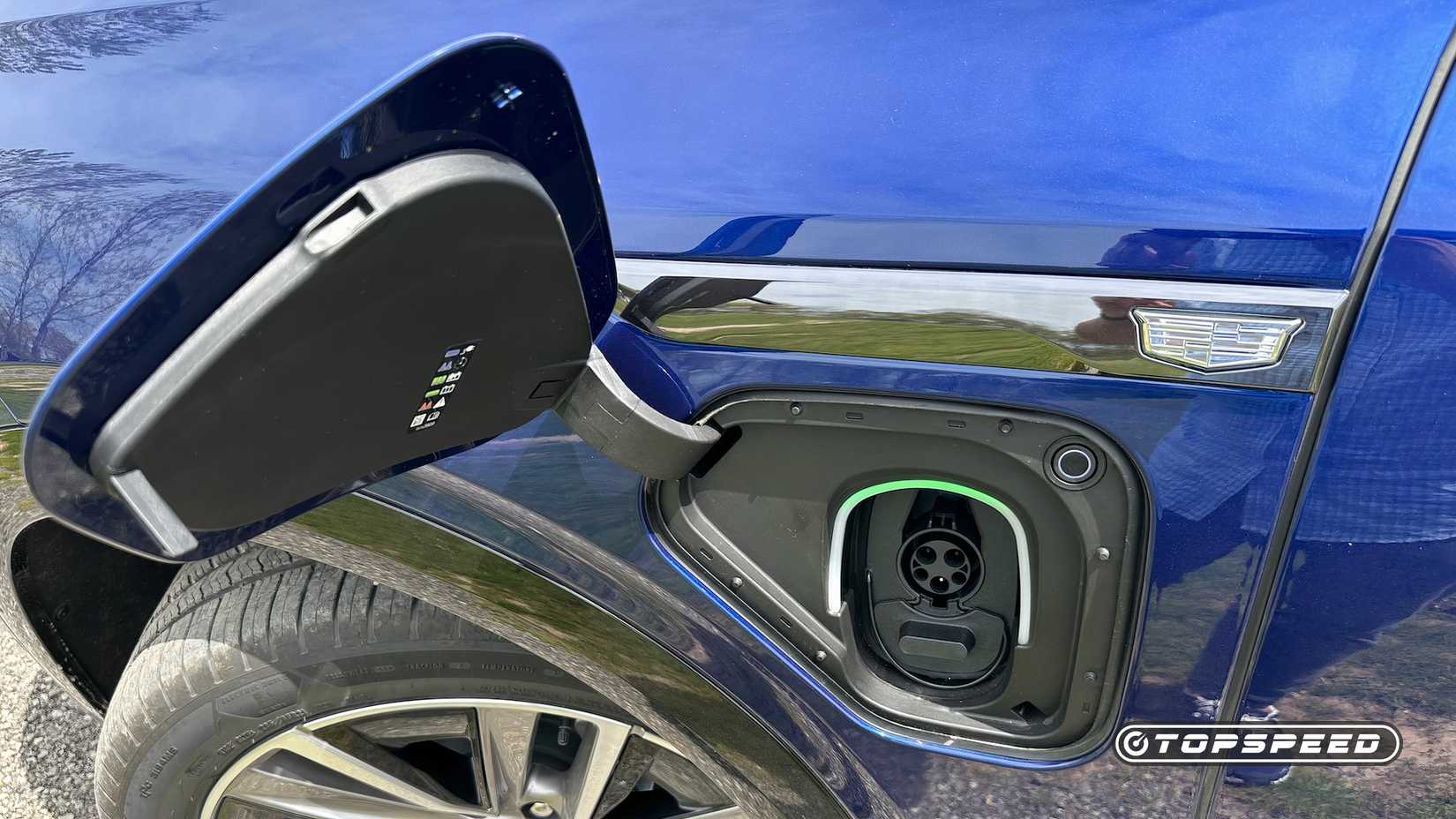 cadillac-vistiq-charge-port