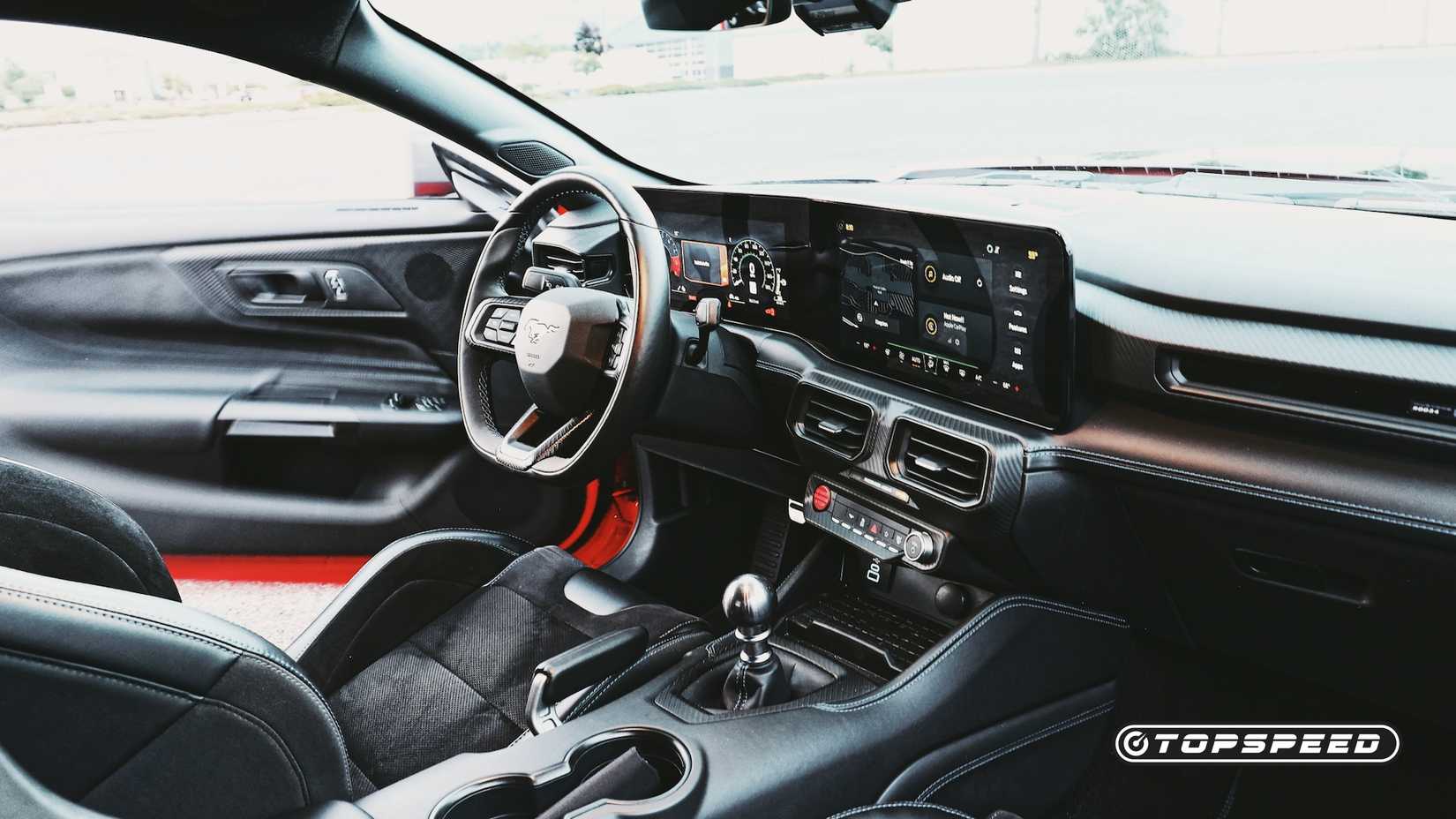 2025 Ford Mustang Dark Horse cabin