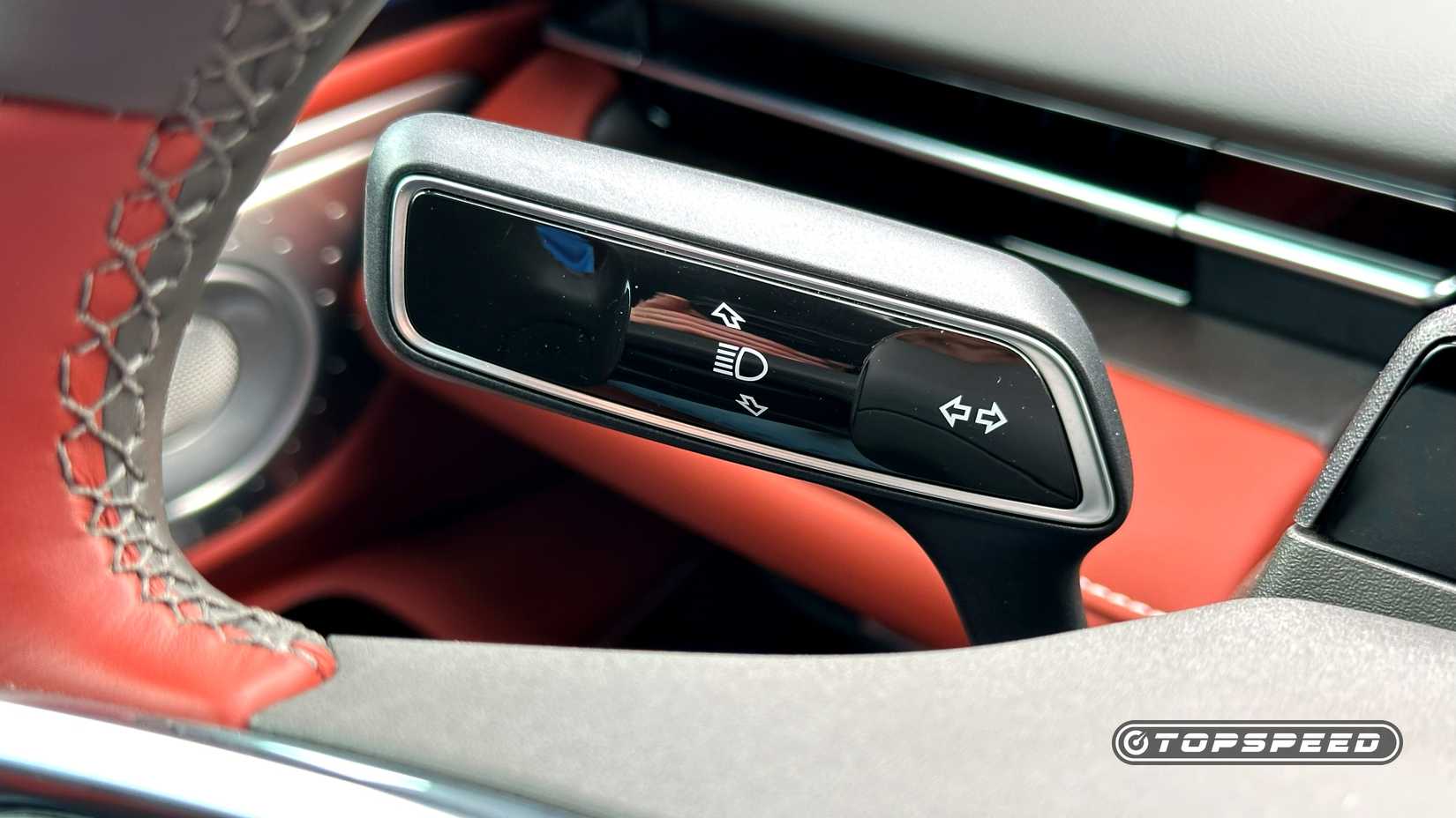 2025 Lincoln Nautilus Black Label AWD -- Turn Signal Stalk