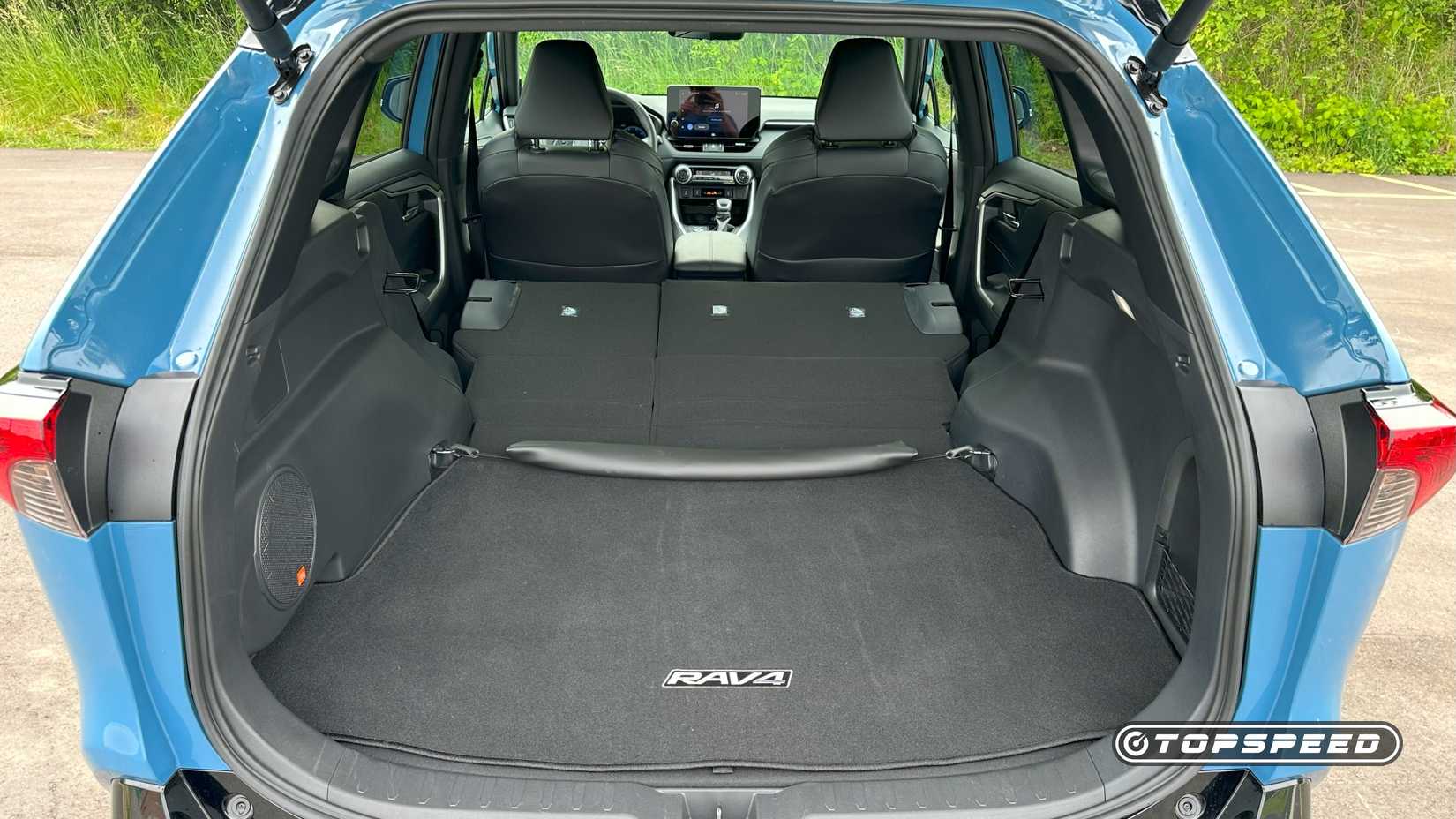 2025 Toyota RAV4 XSE All-Wheel Drive Cargo Area 07