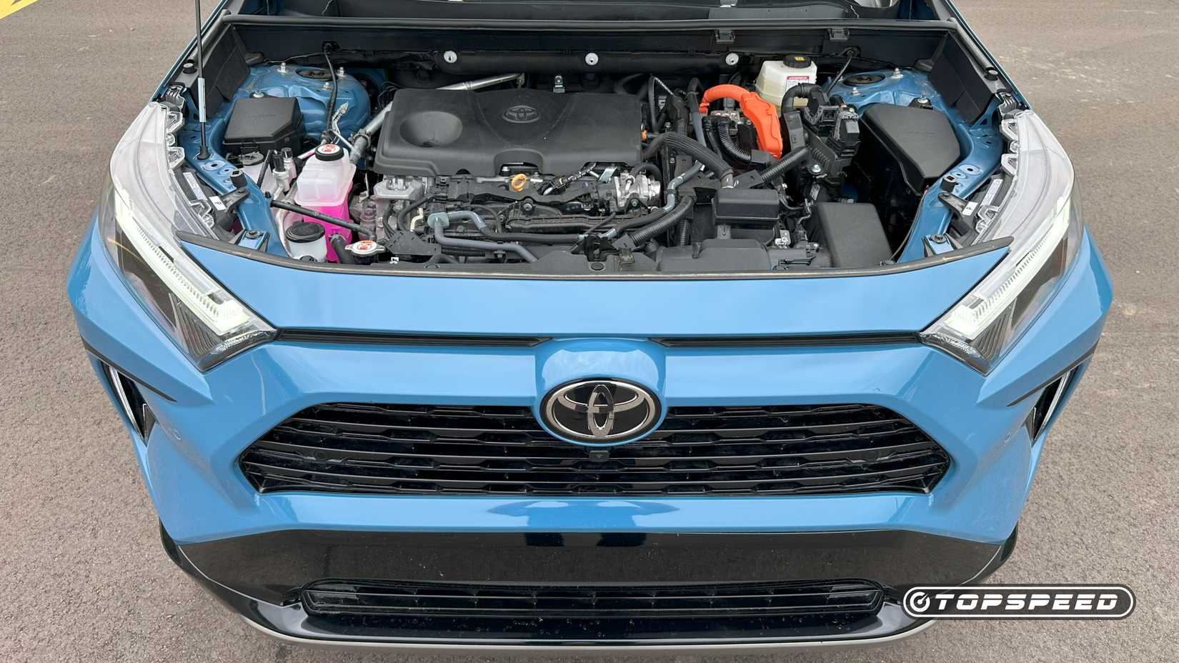2025 Toyota RAV4 XSE All-Wheel Drive Engine 01