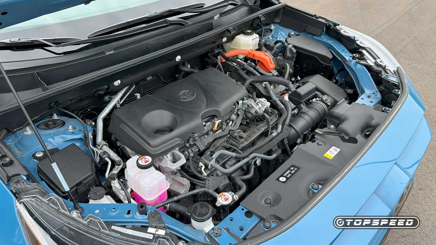 Motor de tração integral Toyota RAV4 XSE 2025 02