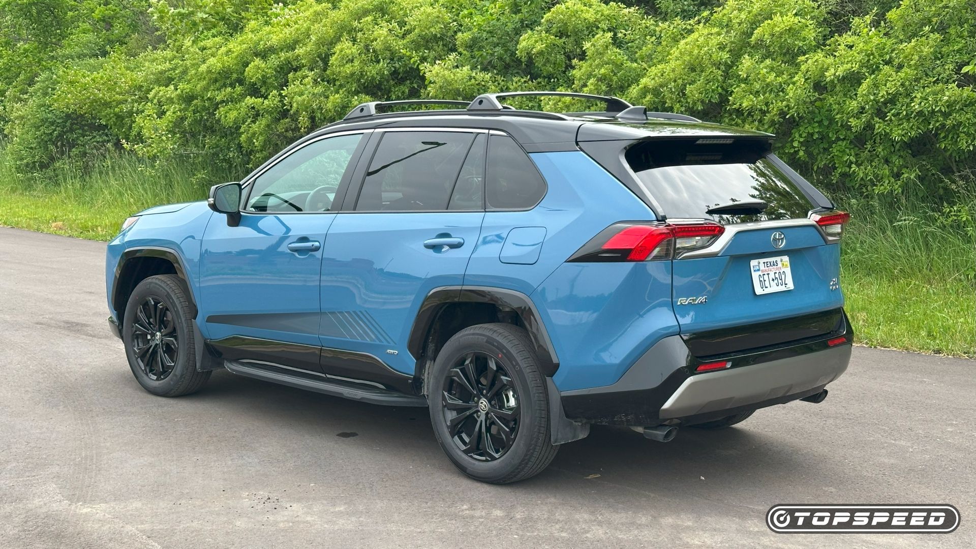 2025 Toyota RAV4 XSE All-Wheel Drive Rear Three-Quarter 01