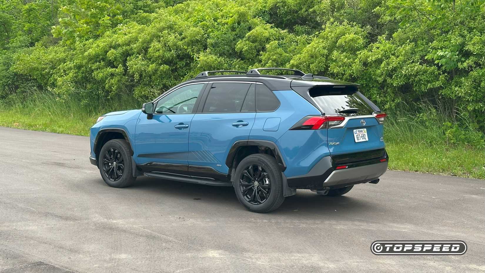 2025 Toyota RAV4 XSE All-Wheel Drive Rear Three-Quarter 02