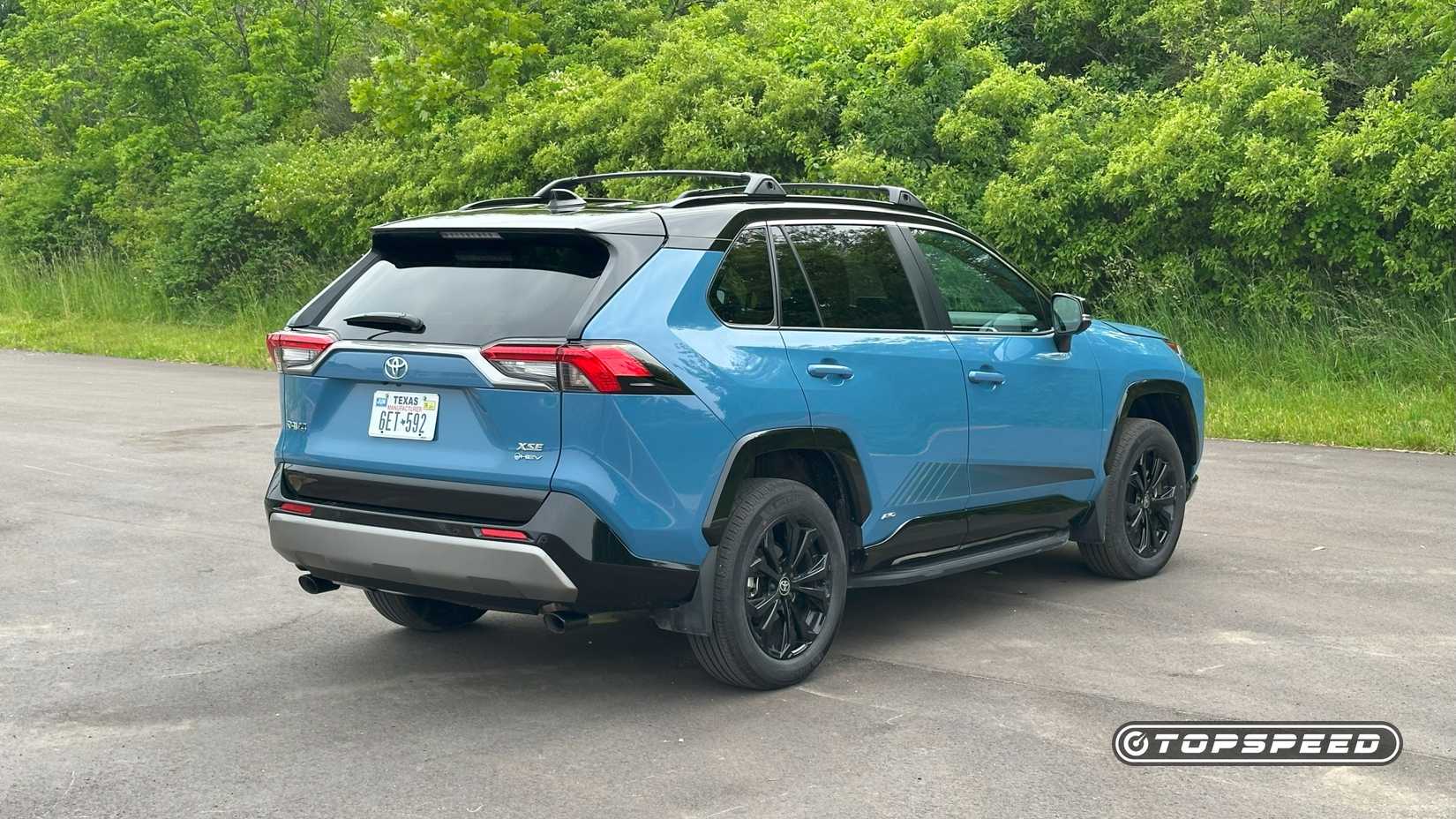 2025 Toyota RAV4 XSE All-Wheel Drive Rear Three-Quarter 05