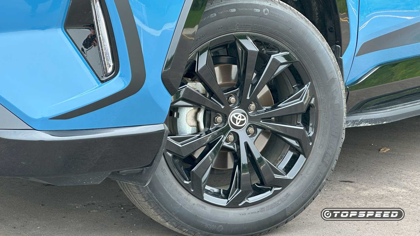 Roda de tração integral Toyota RAV4 XSE 2025 01