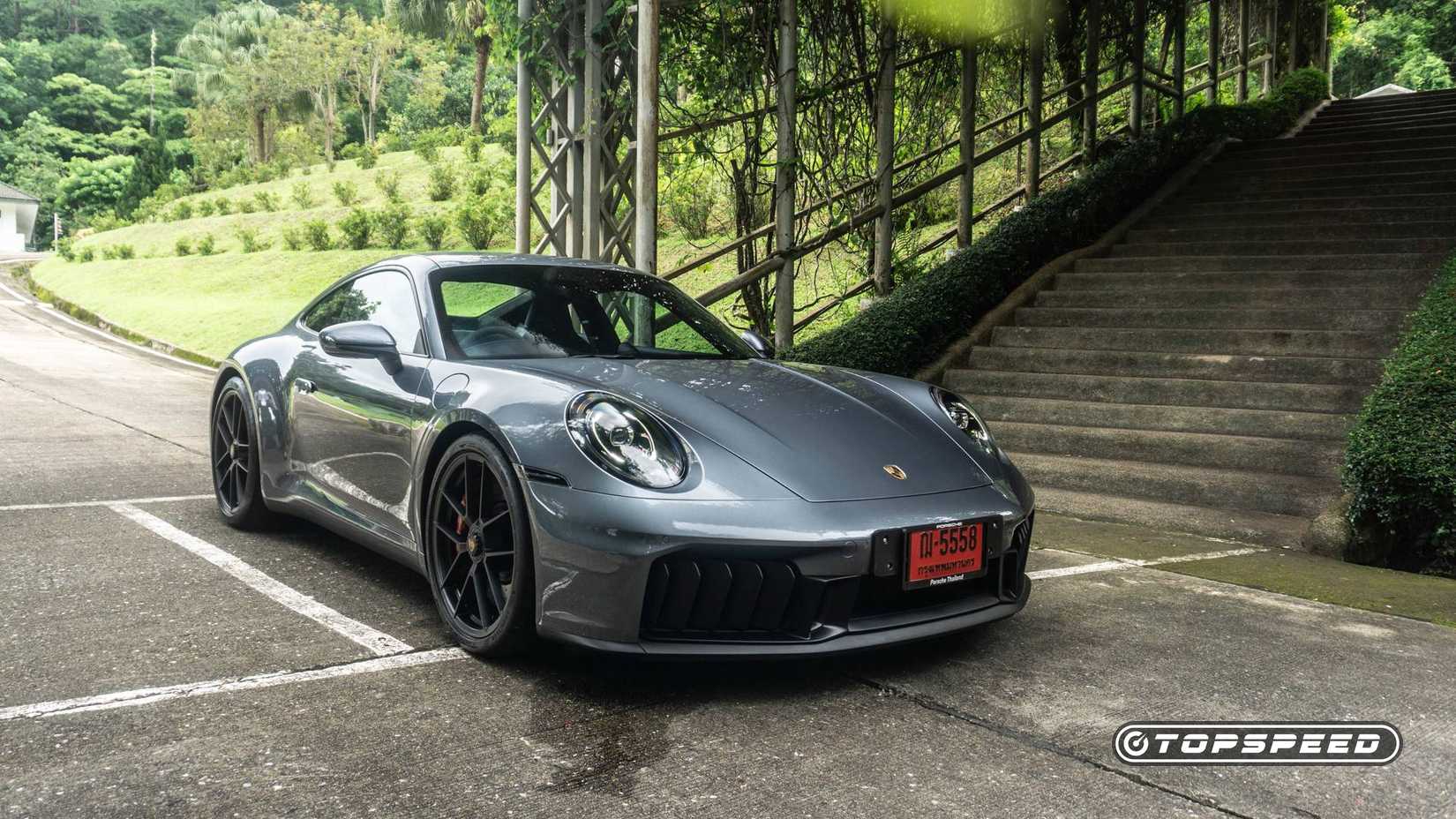 Front 3/4 view of the 2025 Porsche 911 Carrera GTS