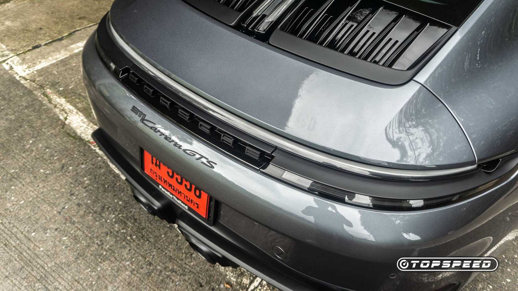 Extremidade traseira do Porsche 911 Carrera GTS 2025