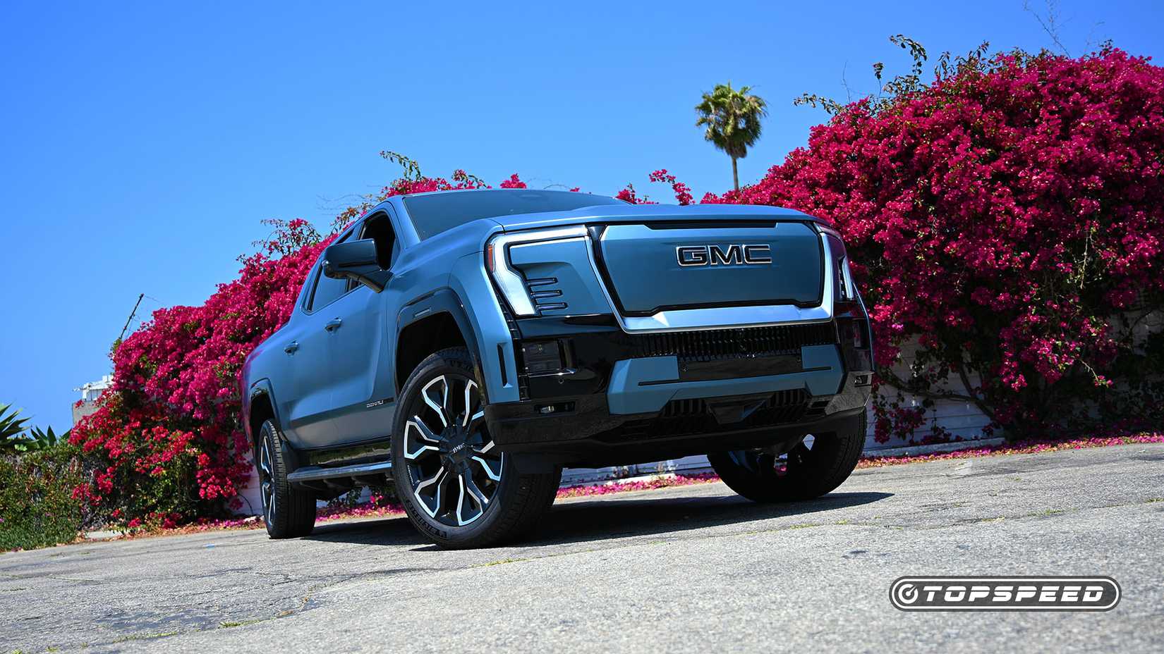 2025 GMC Sierra EV Denali frente 3/4