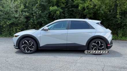 Perfil lateral do Hyundai Ioniq 5 SE 2022