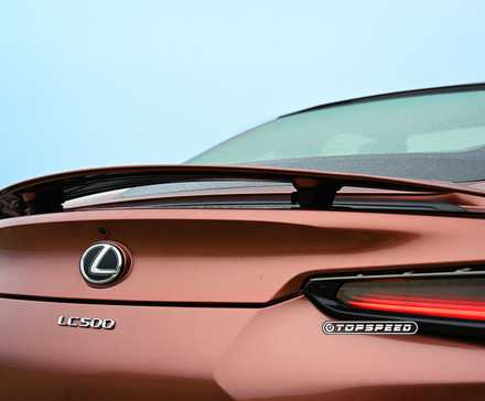 Spoiler Lexus LC500 de cobre 2025