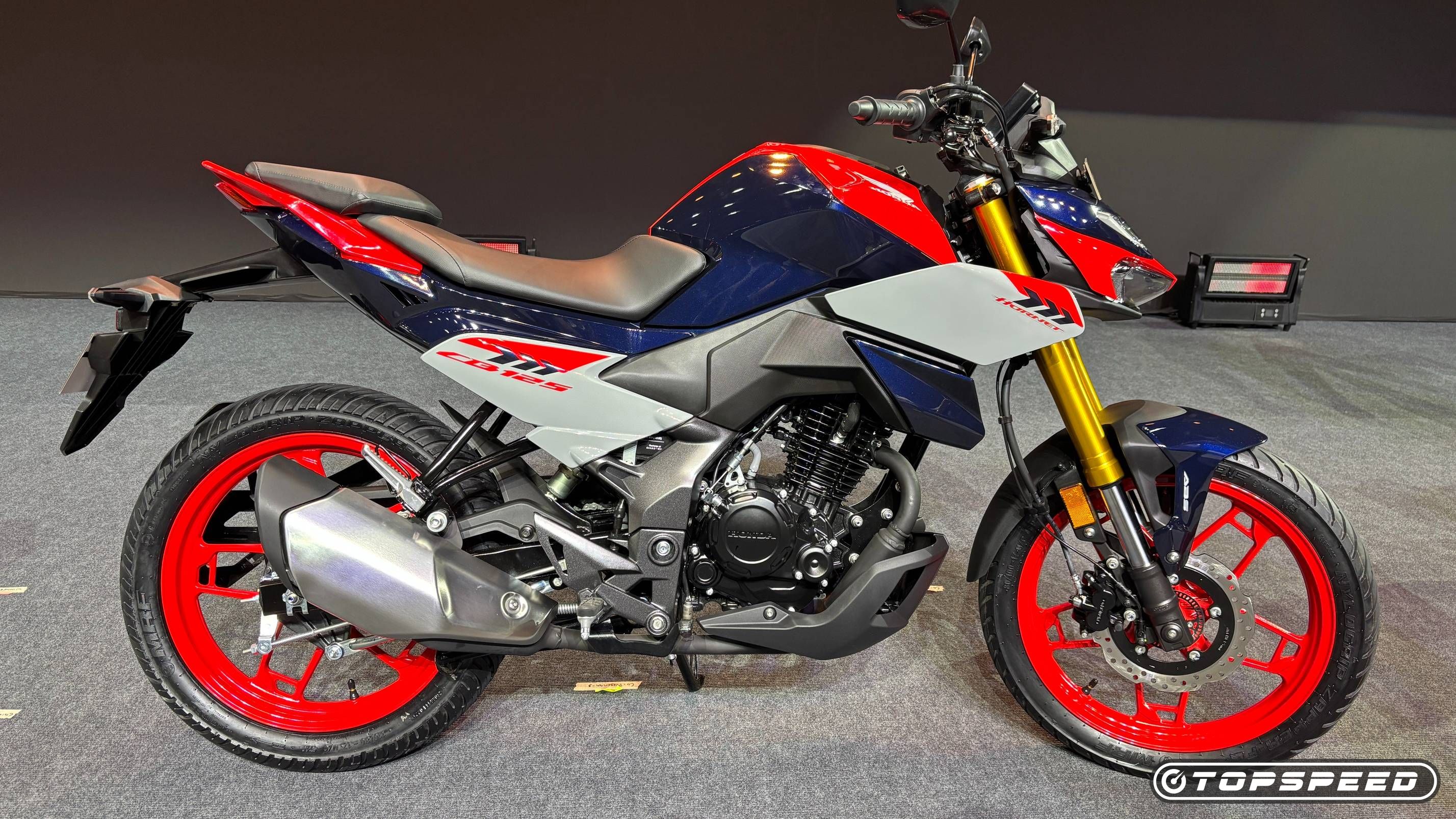 2025 Honda CB125 Hornet Vermelho