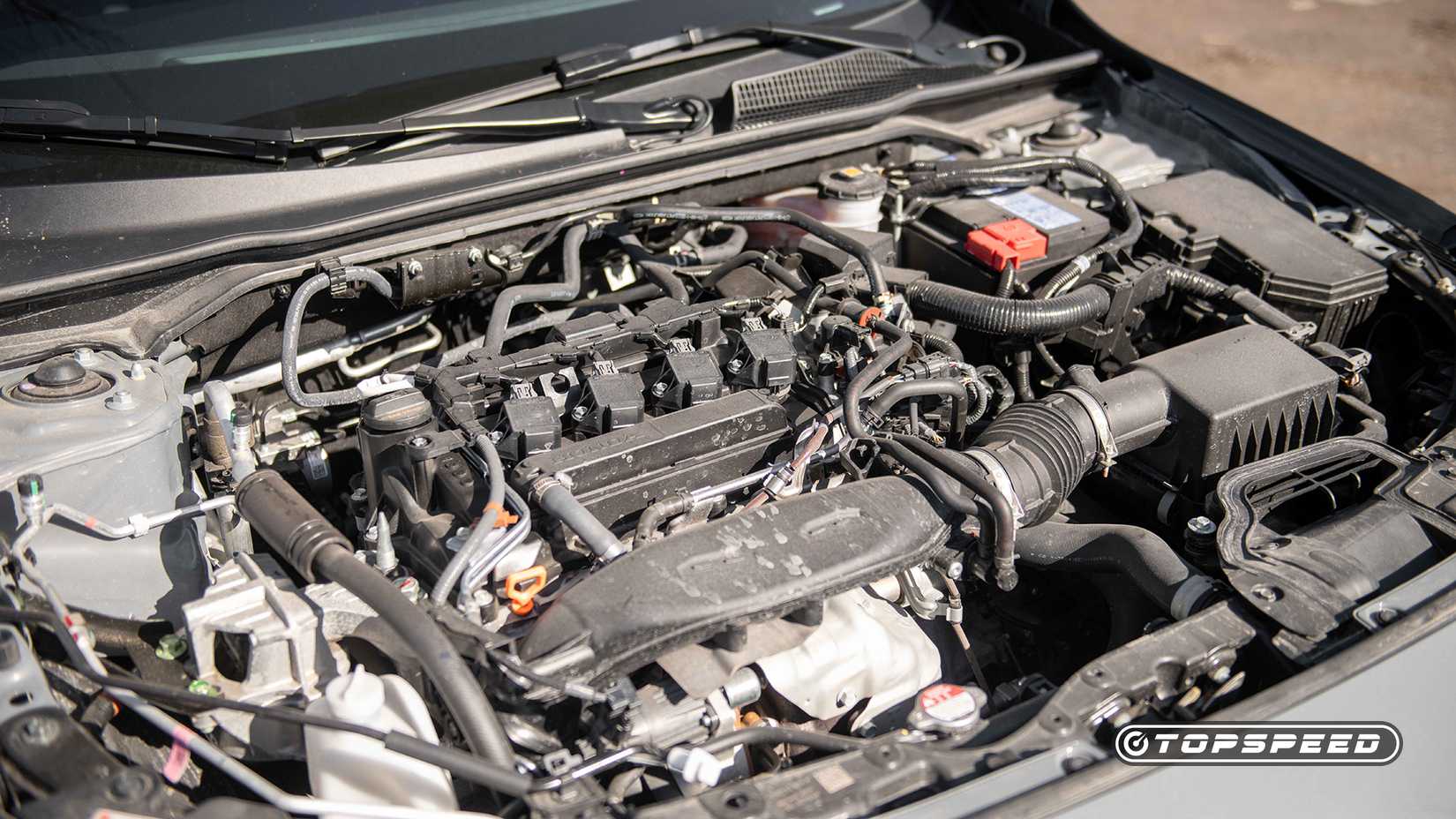 Close-up do compartimento do motor Honda Civic Si 2025