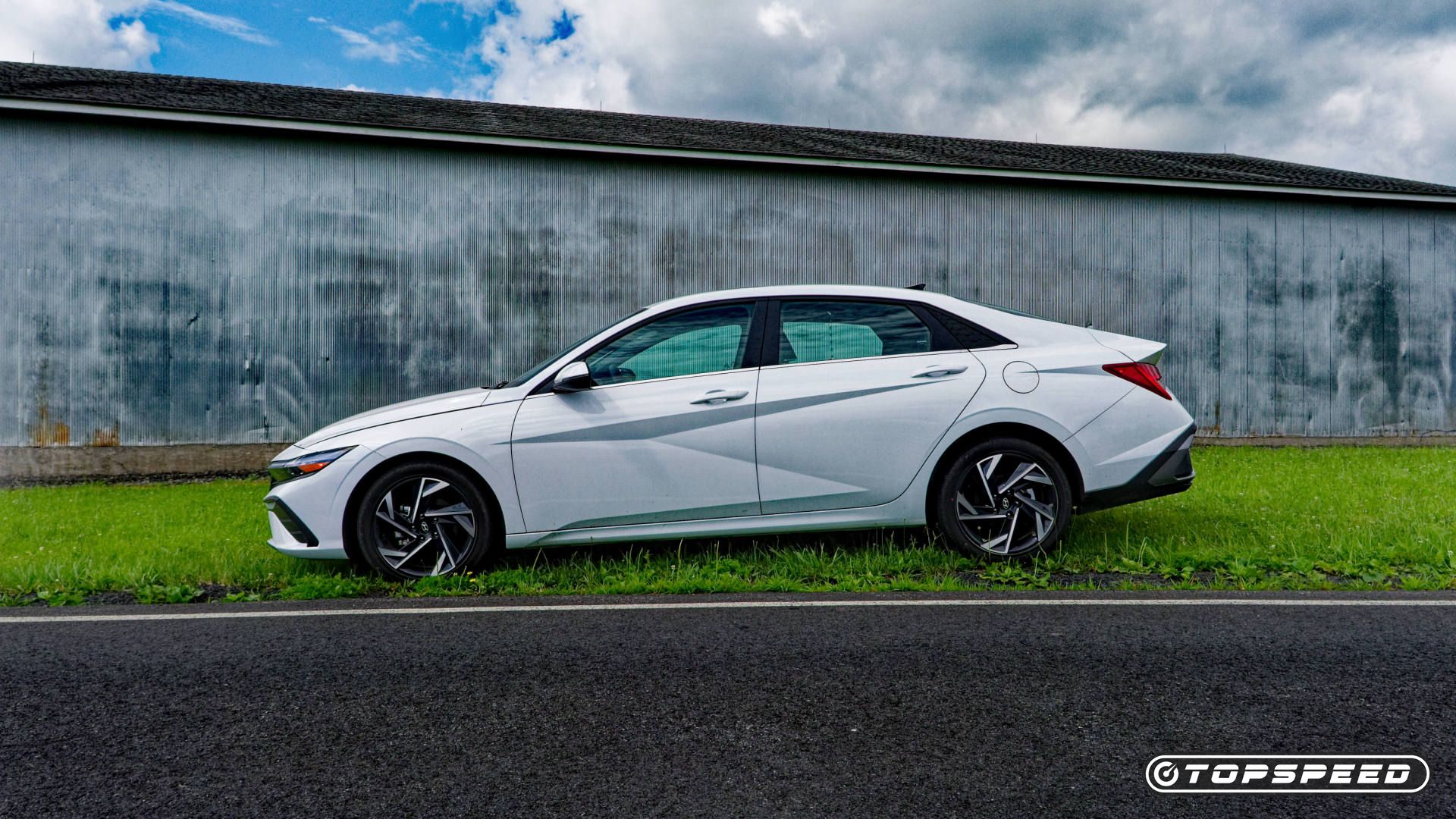 2025 Hyundai Elantra 25