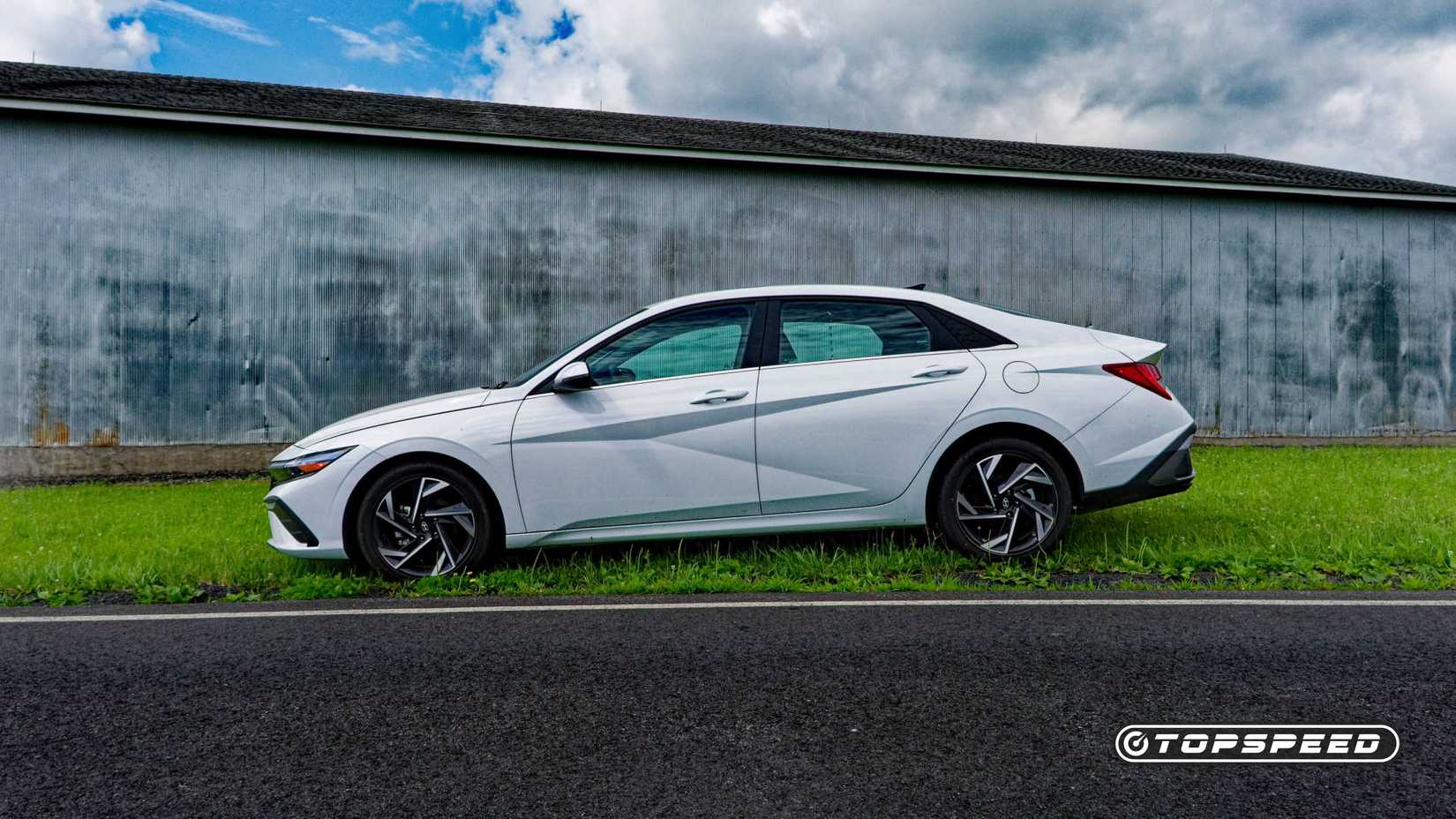 2025 Hyundai Elantra 25