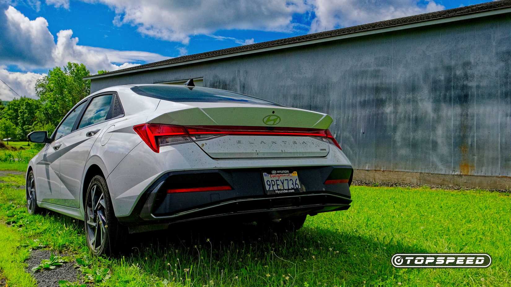 2025 Hyundai Elantra 32
