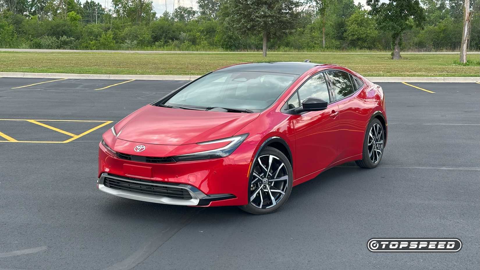 2025 Toyota Prius Plug-In Hybrid XSE – Frente Três Quartos 02