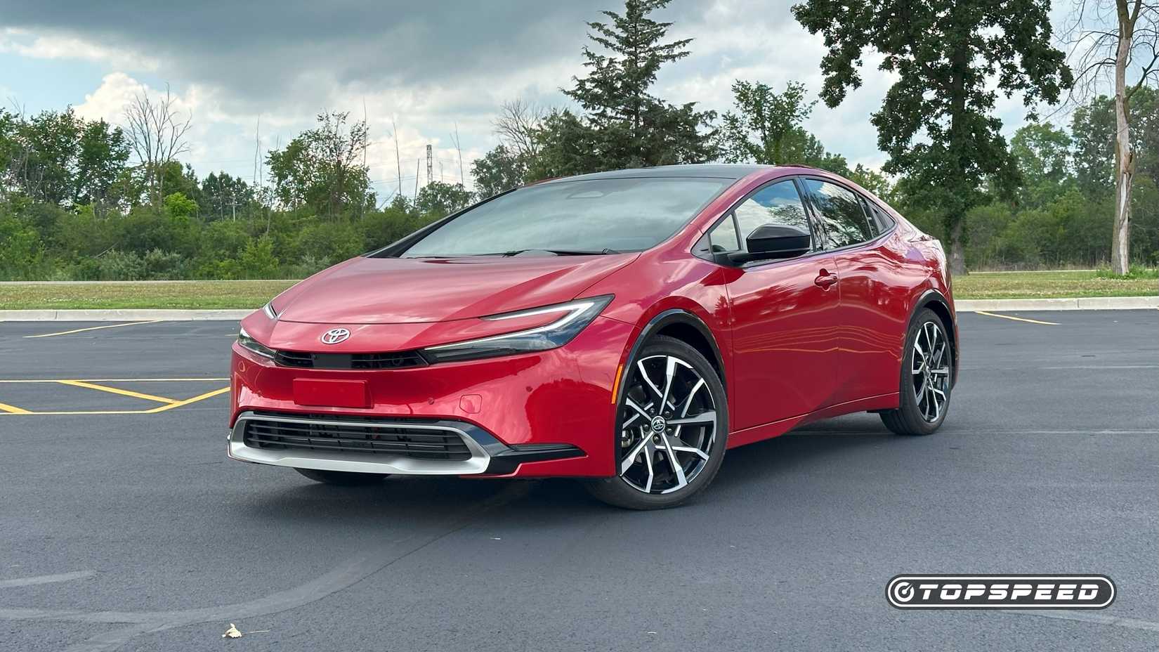 2025 Toyota Prius Plug-In Hybrid XSE -- Front Three-Quarter 2