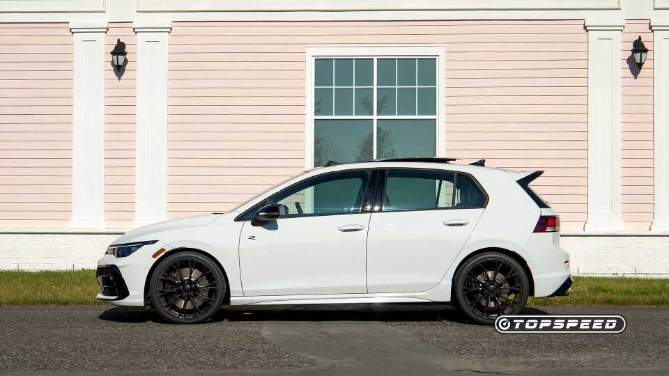 Sisterly Love Could Give Us The Volkswagen Golf R We've Always Deserved