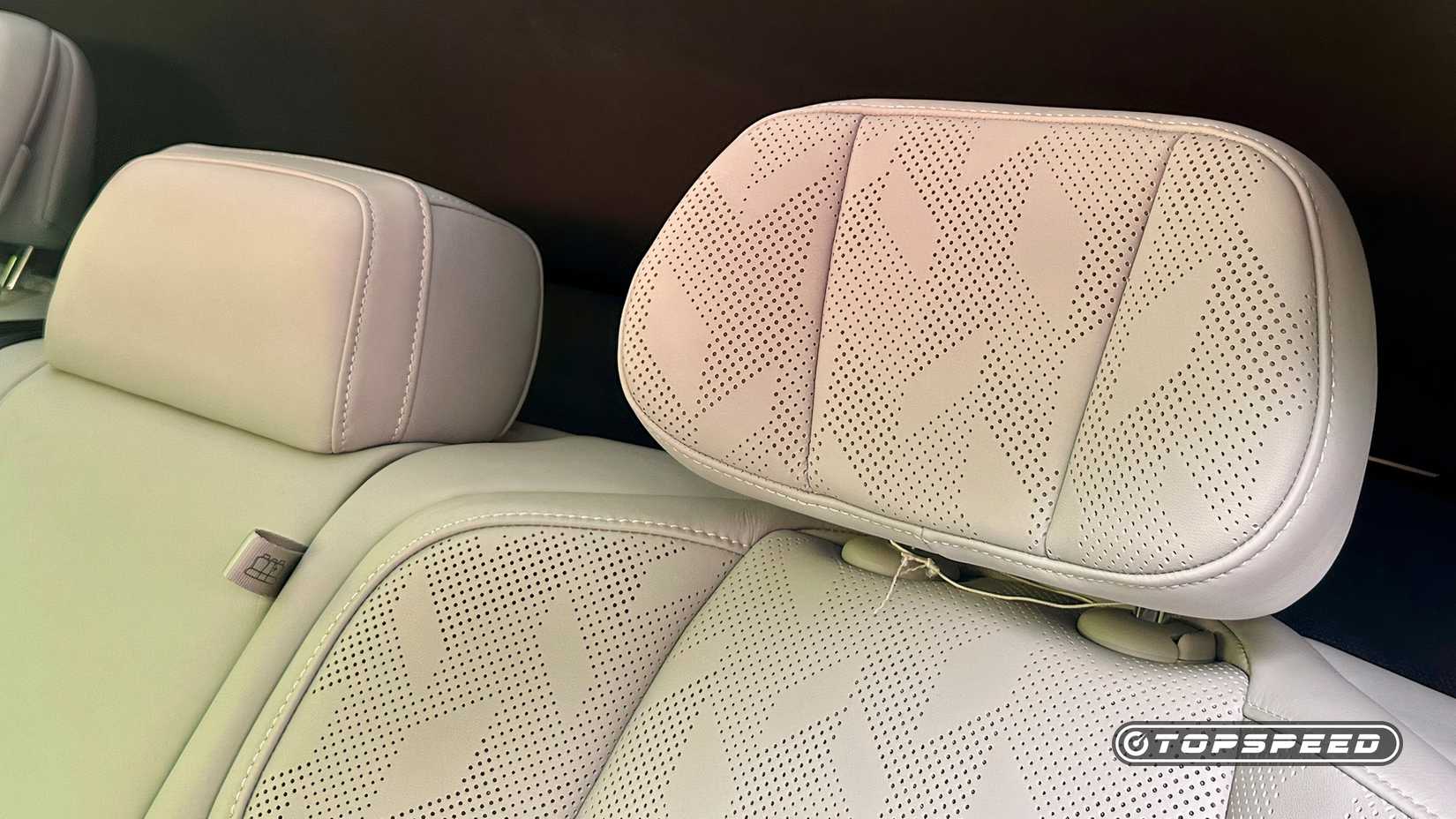 2026 Polestar 4 rear headrests