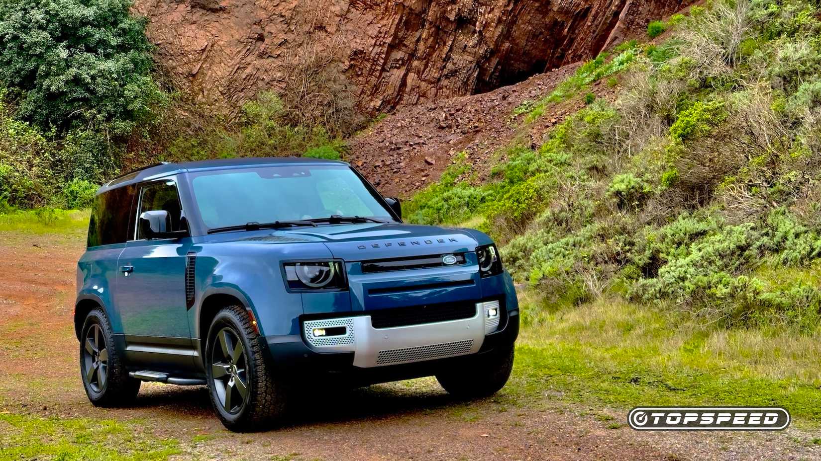 Blending Luxury and Capability: The 2025 Land Rover Defender 90