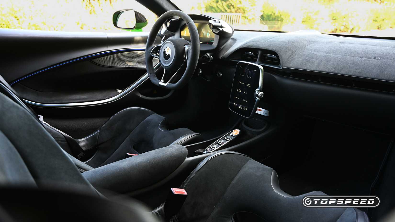 2025 McLaren Artura interior