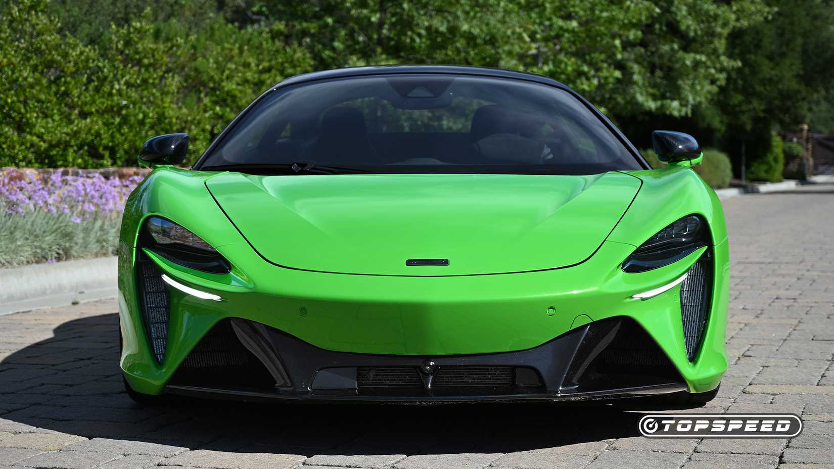 2025 green McLaren Artura front 