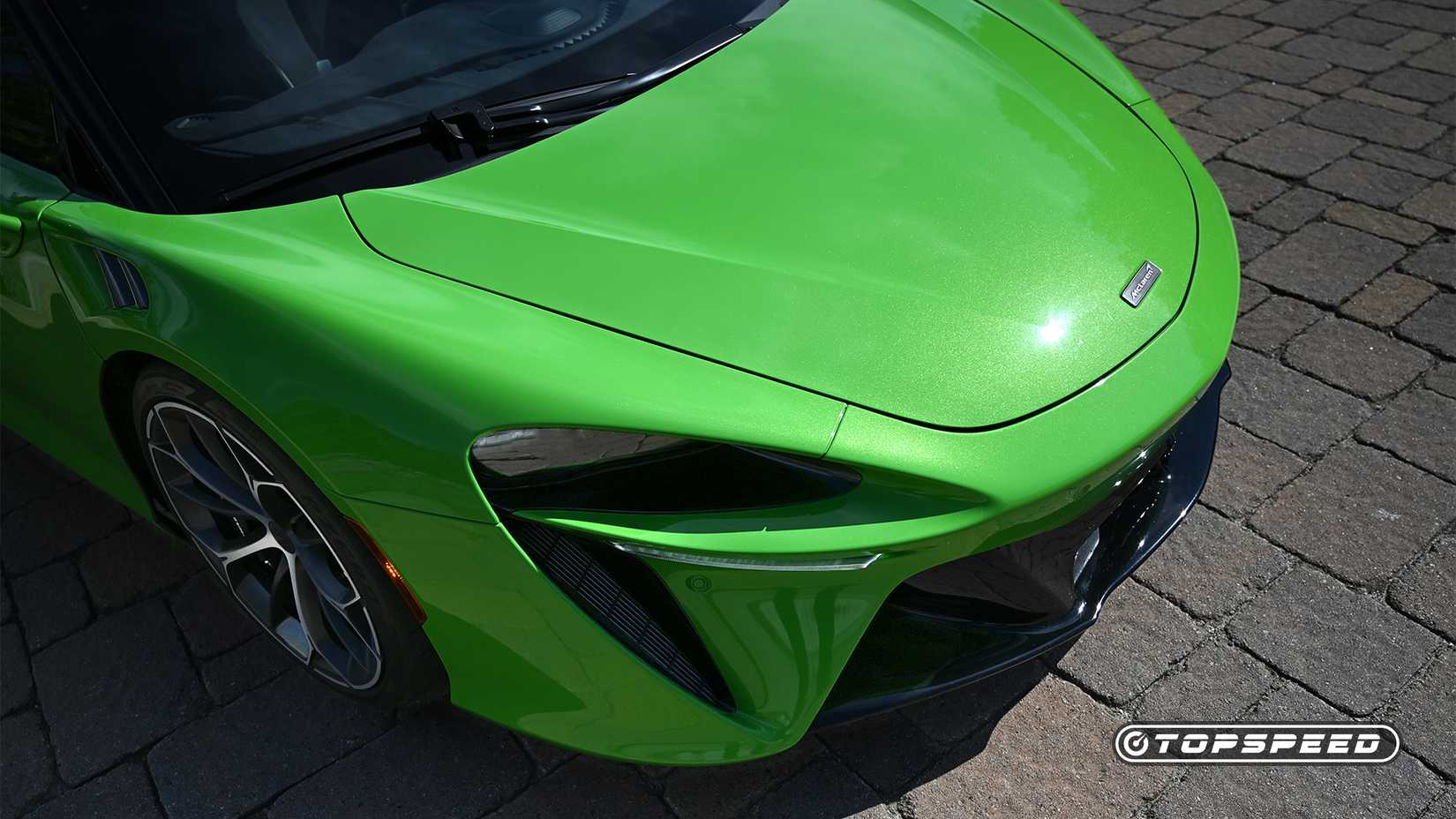 2025 green McLaren Artura detail