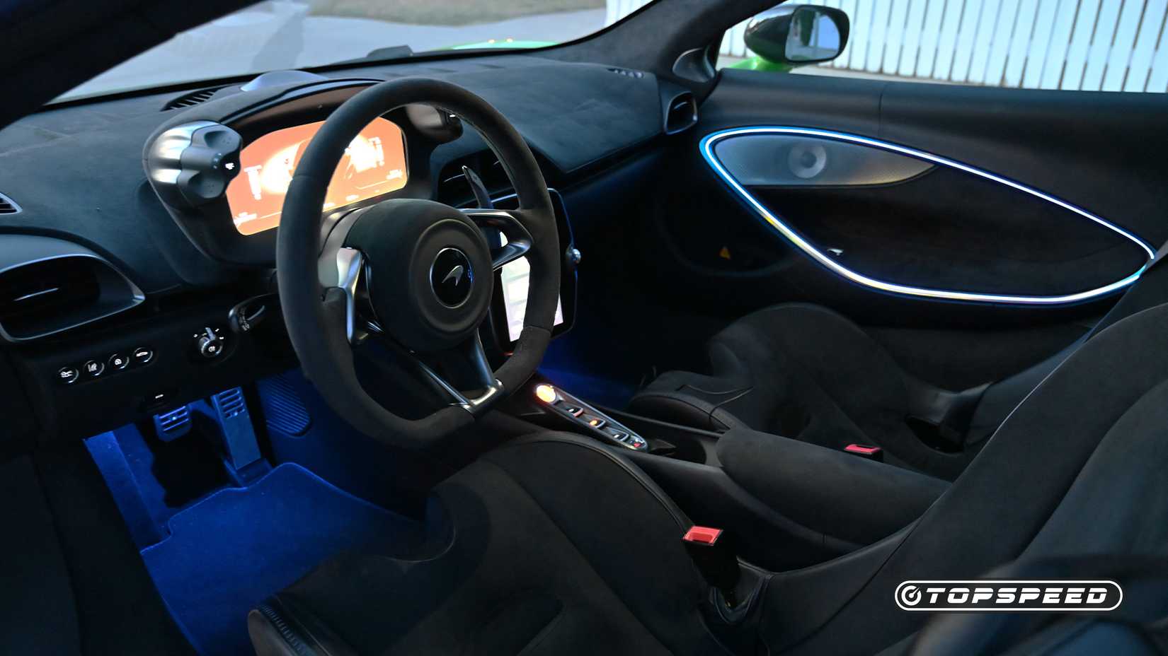 2025 McLaren Artura interior