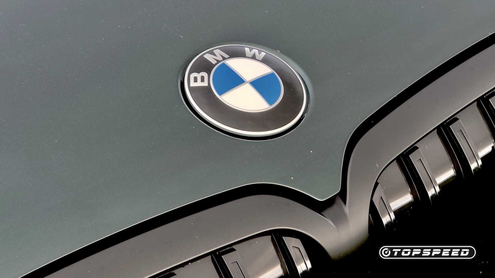 2025 BMW X7 M60i Exterior Nose Badge