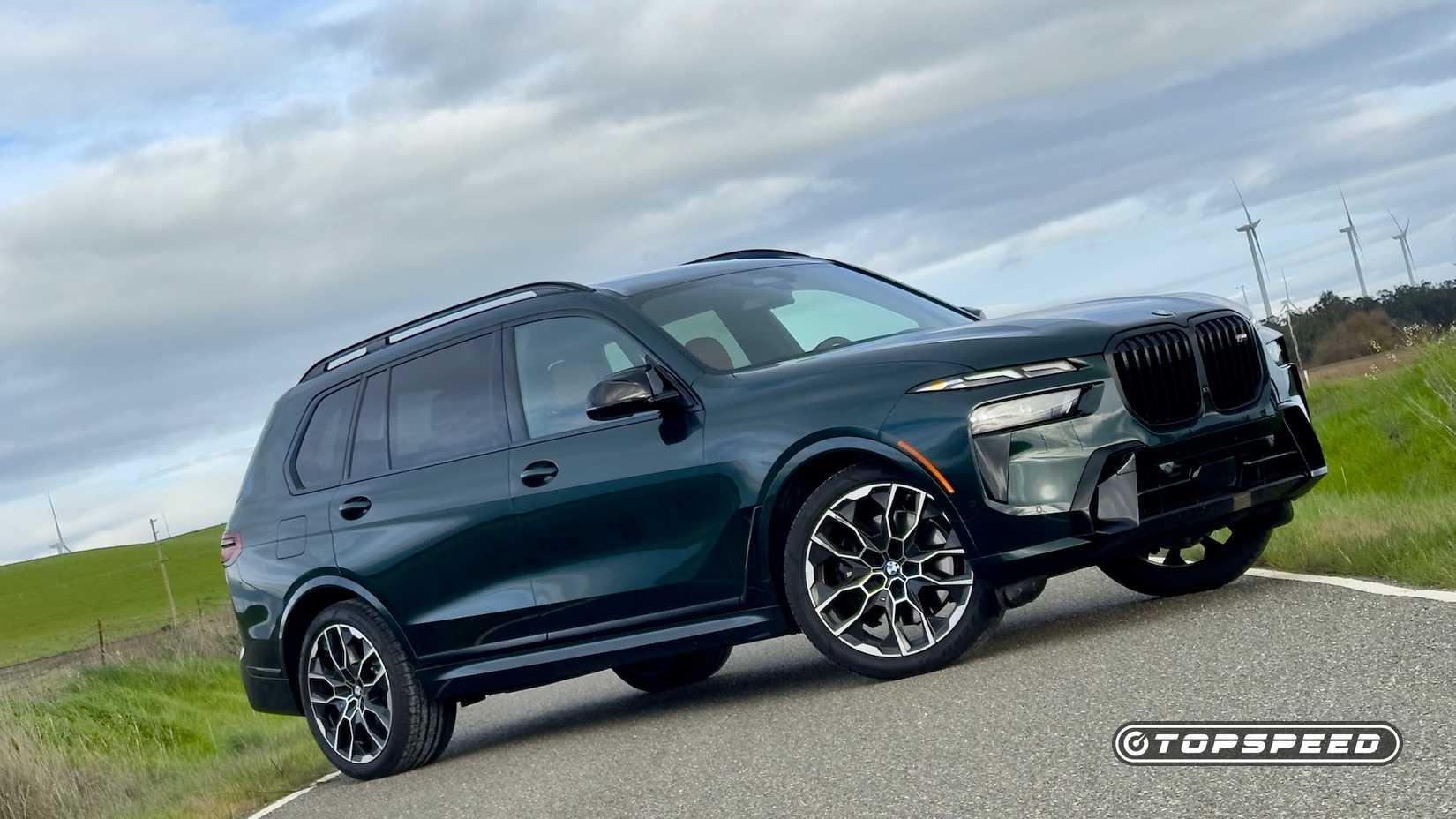 2025 BMW X7 M60i Exterior Side View