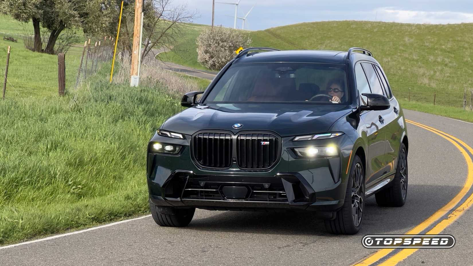 2025 BMW X7 M60i Lead Image-1