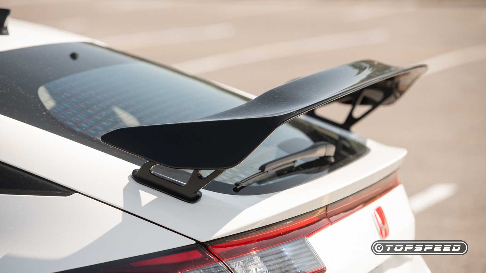 2025 Honda Civic Type R close-up shot of the spoiler