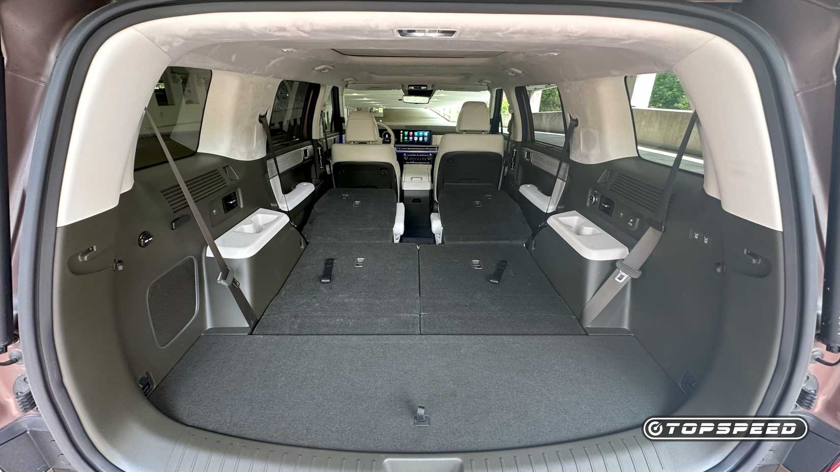 2025 Hyundai Santa Fe Hybrid -- Cargo Area 05