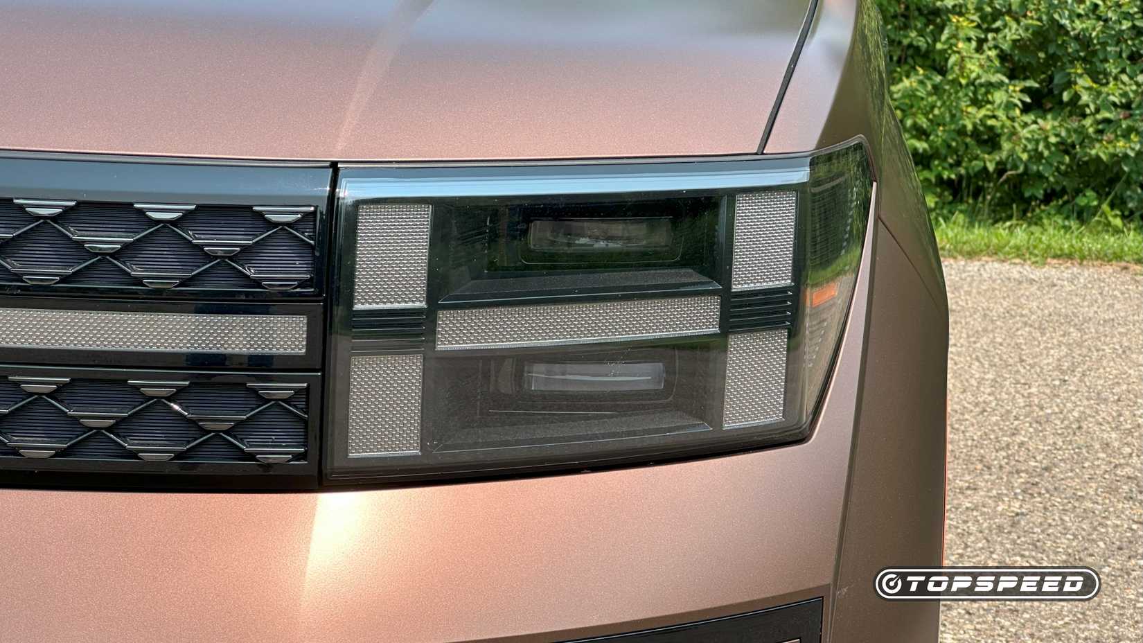 2025 Hyundai Santa Fe Hybrid -- Headlight