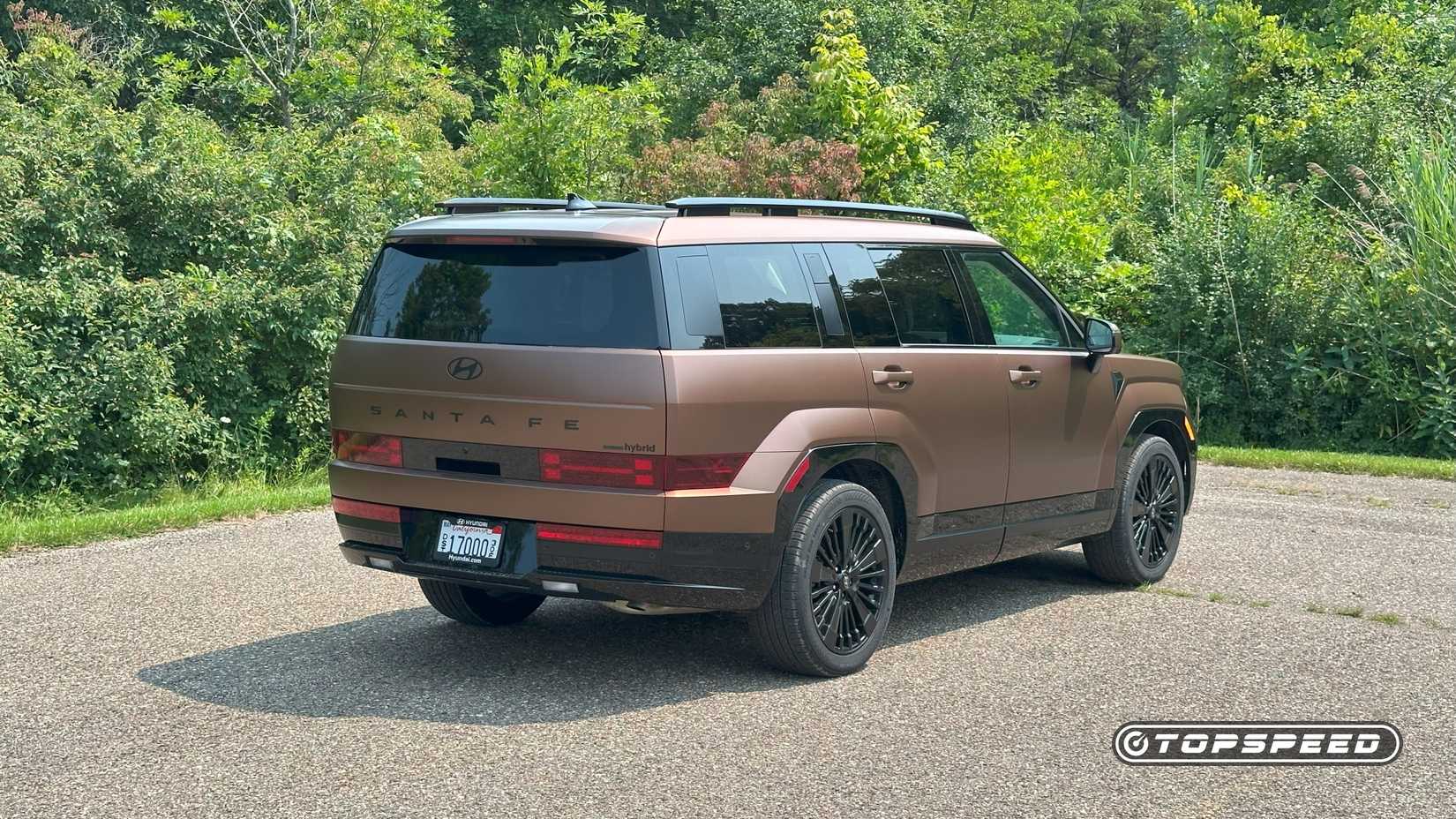 2025 Hyundai Santa Fe Hybrid – traseira três quartos