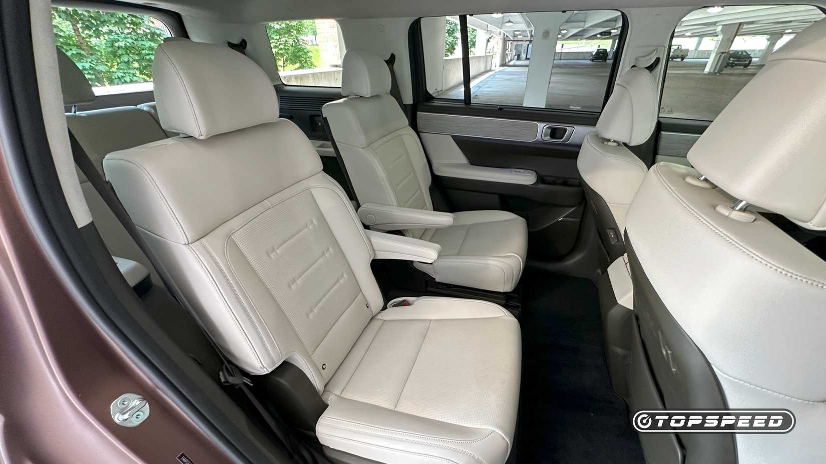 2025 Hyundai Santa Fe Hybrid -- Second-Row Seats 02