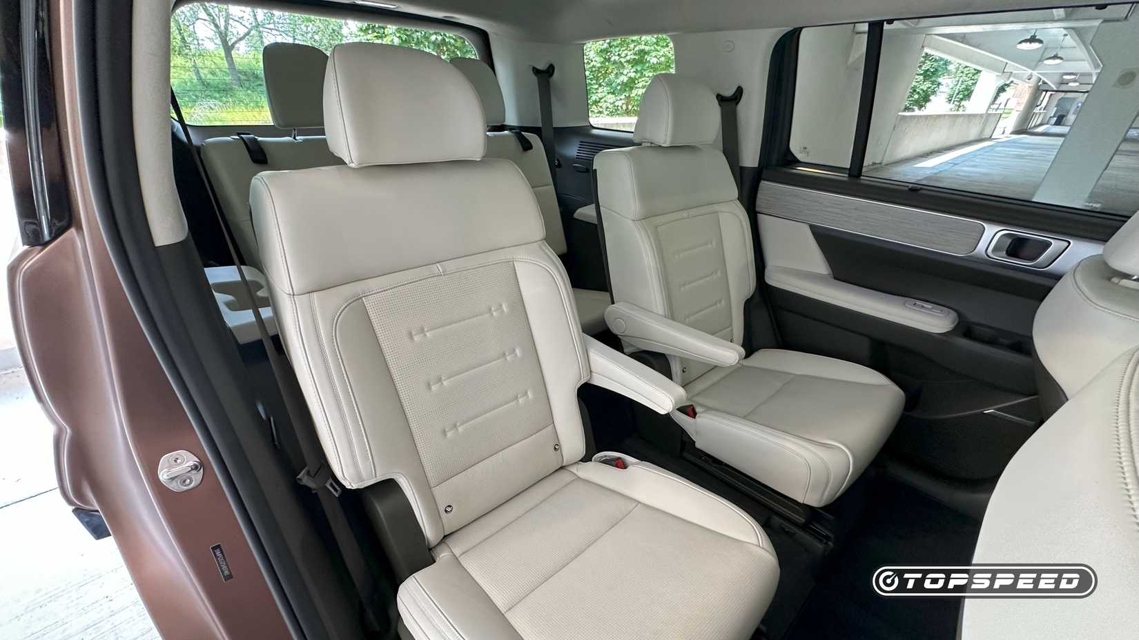 2025 Hyundai Santa Fe Hybrid – Assentos da segunda fila 03