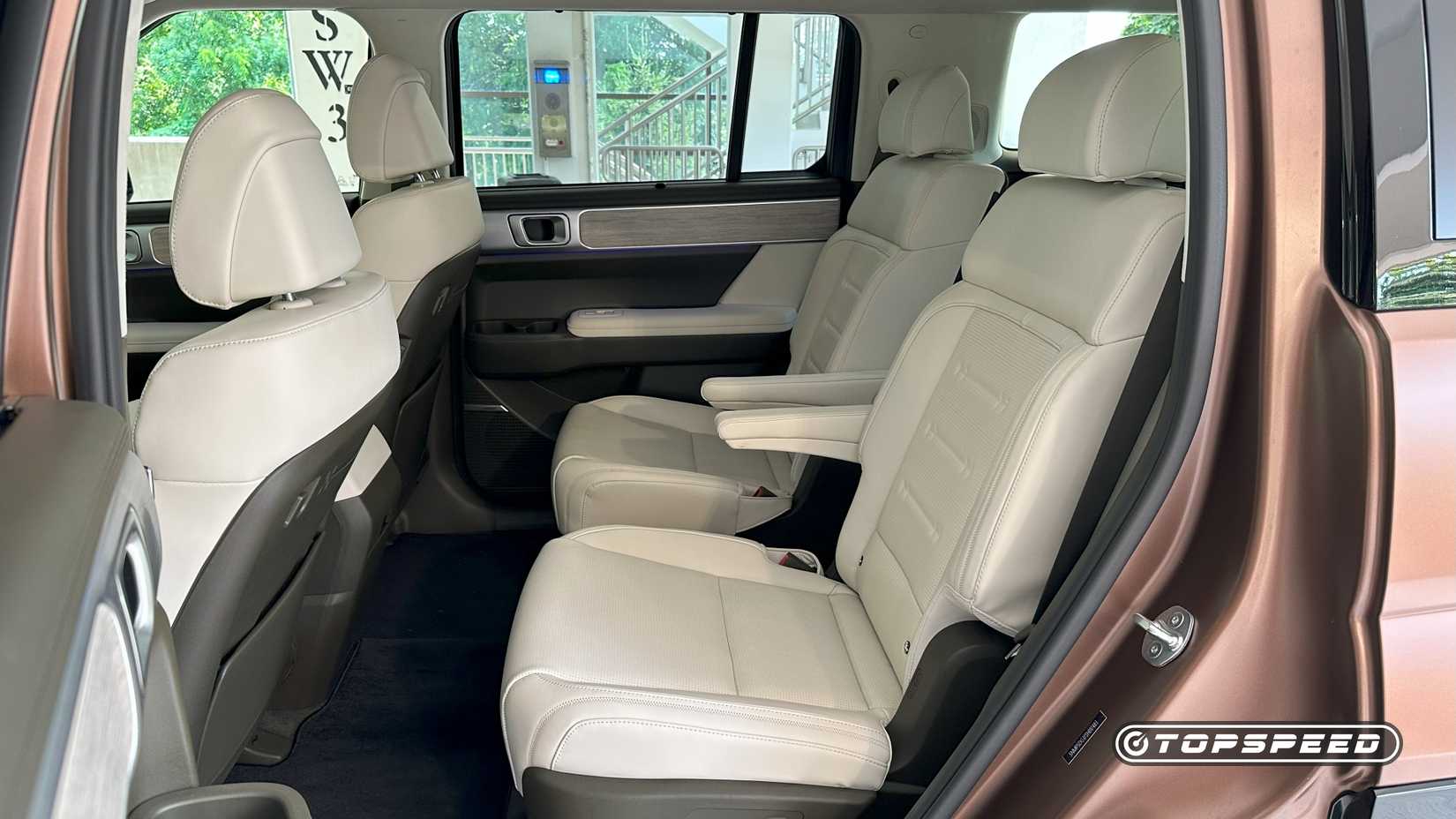 2025 Hyundai Santa Fe Hybrid -- Second-Row Seats