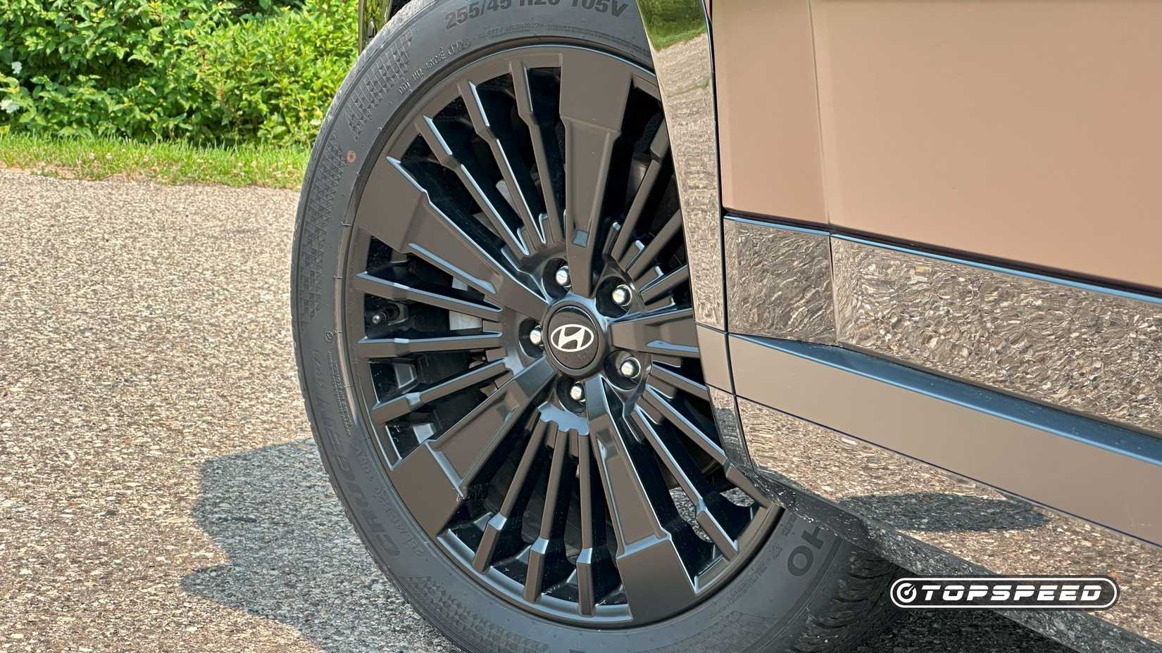 2025 Hyundai Santa Fe Hybrid -- Wheel