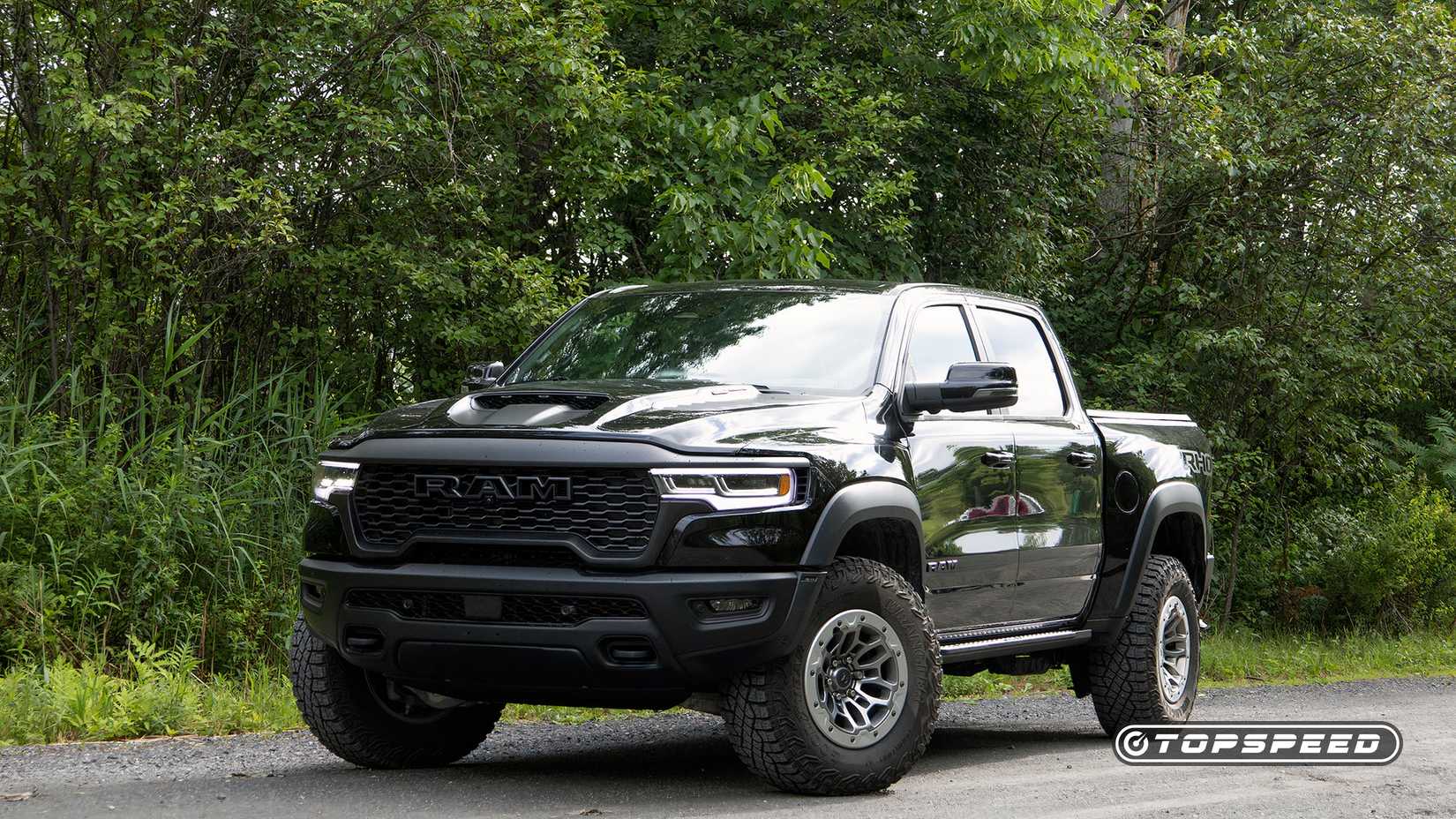 2025 Ram 1500 RHO Frente Três Quartos TopSpeed